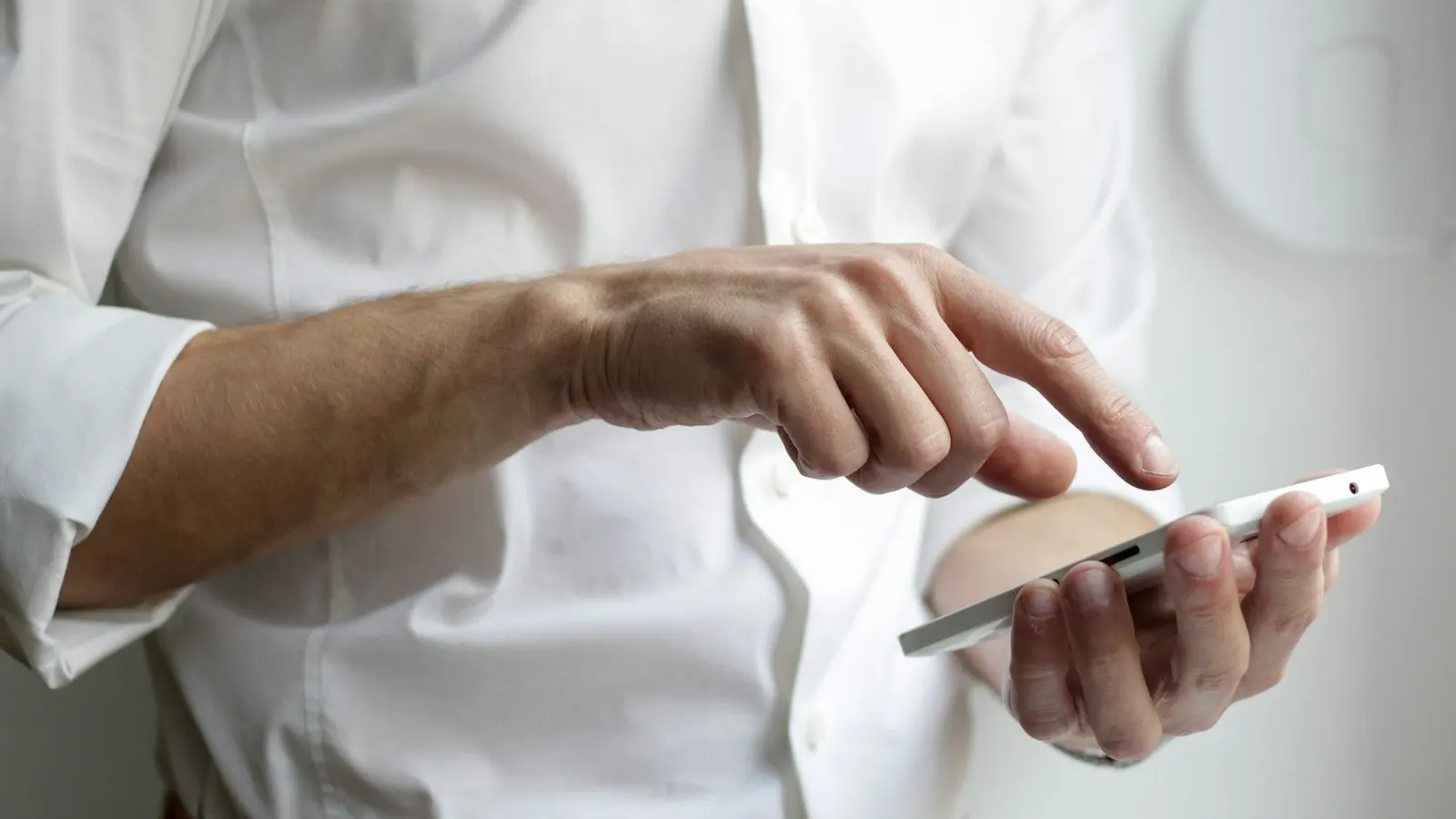 On-My-Way Texts, Reminders, and Follow-Ups: AI Text Messaging for Service Businesses